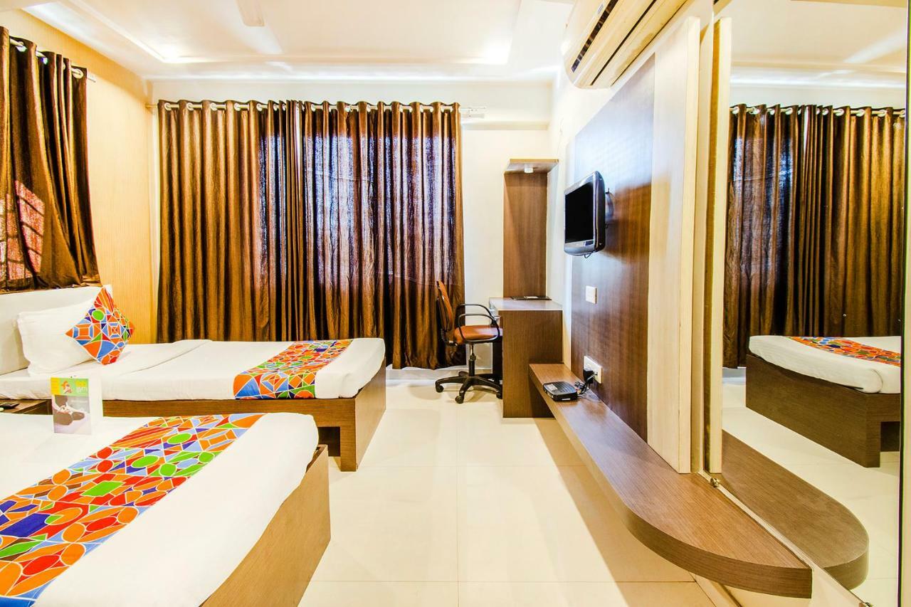 Fabhotel Prime Sanket Inn, Phoenix Mall 辛加瓦迪 外观 照片