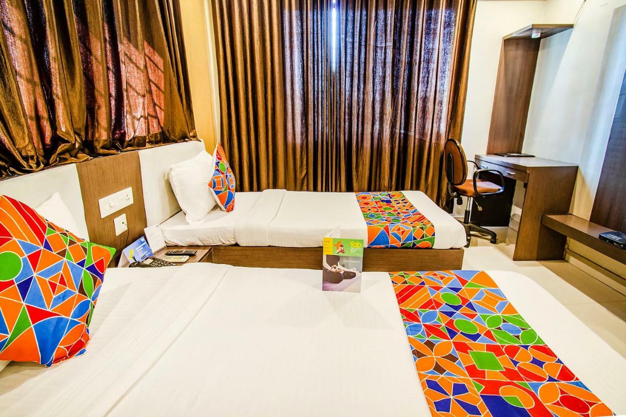 Fabhotel Prime Sanket Inn, Phoenix Mall 辛加瓦迪 外观 照片